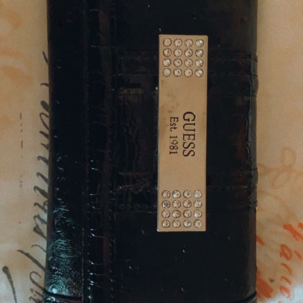 Guess wallet